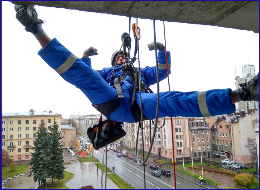шпагат под карнизом